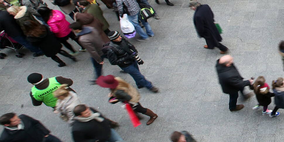 12,000 refugees arrive into Mu...