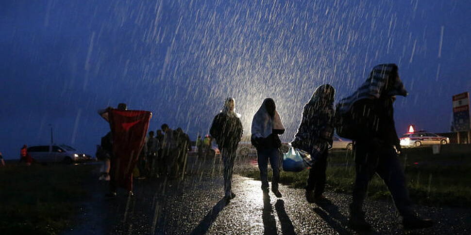 10,000 refugees expected to ar...