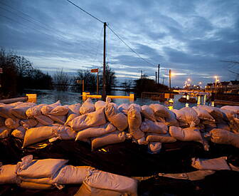 Athlone residents evacuated ov...