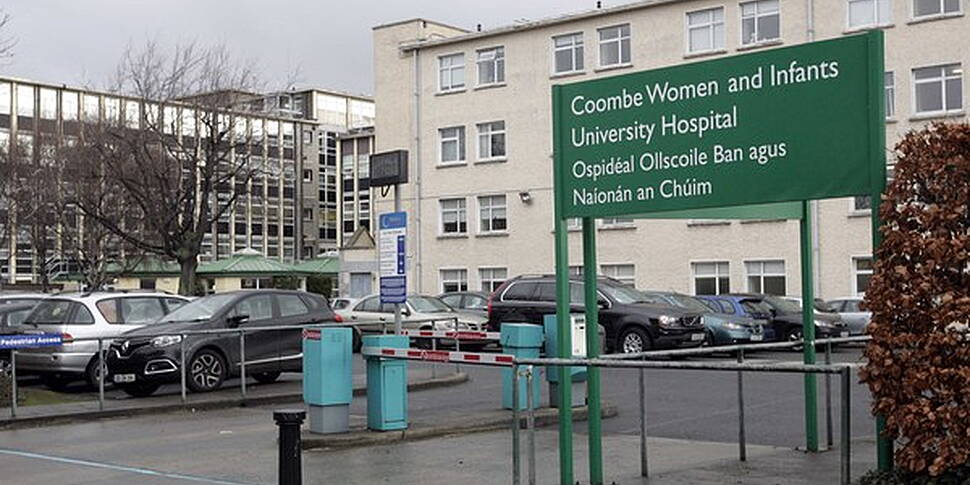 Women Giving Birth Privately T...