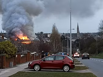 Massive Fire Breaks Out In Dro...