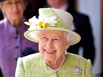 Row Over Queen Elizabeth Portr...