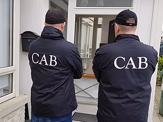 7 Arrested And €449,000 In Cas...