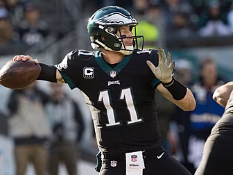 Carson Wentz signs record brea...