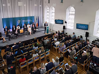 Government Launches New Climat...