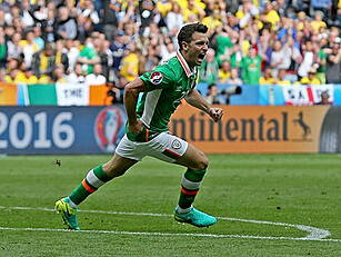 Wes Hoolahan set to join Cambr...