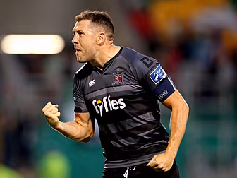 Dundalk sign captain Brian Gar...