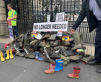 Farmers Protest Outside Dáil