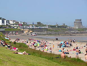 Temperatures Hit Almost 27 Deg...