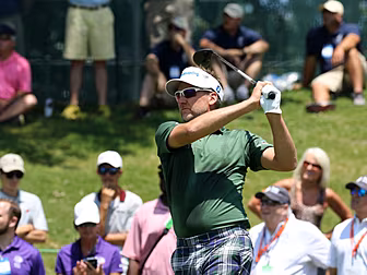Ian Poulter wants heckling to...