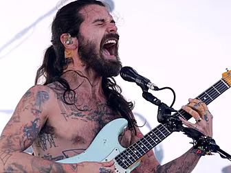 Ben From Biffy Clyro Tells Fer...