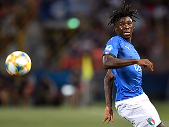 Everton complete signing of 19...