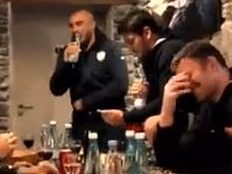 Simon Zebo Raps 'Old Town Road...