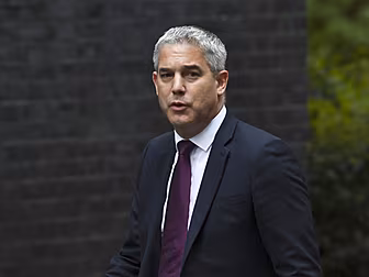 Brexit: Barnier and Barclay To...