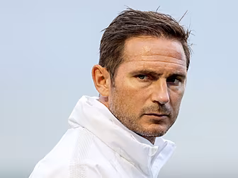 Chelsea boss Lampard plays dow...