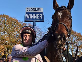 Douvan a convincing winner upo...