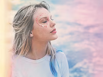 Taylor Swift Claims She's Bloc...