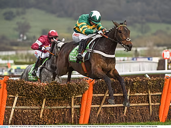 Elliott mob handed as Cheltenh...