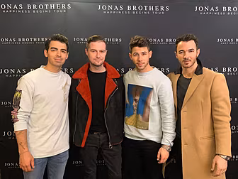 What A Fan Gotta Do!? The Jona...