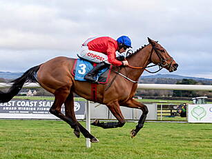 Rain to rule Elliott's Envoi A...