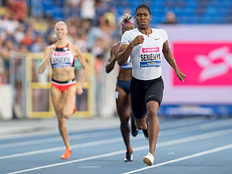 Caster Semenya to switch to 20...