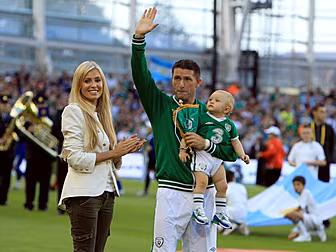 Claudine And Robbie Keane Laun...