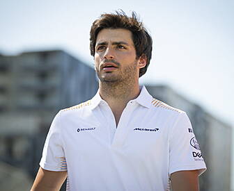 Sainz Signs New Two Year Contr...