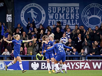 Chelsea crowned Women's Super...