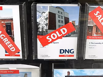 Chartered Surveyors Expect Hou...