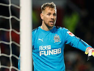 Ireland keeper Elliot departs...