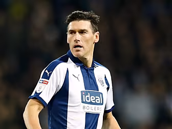 Gareth Barry announces his ret...