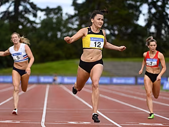 Phil Healy completes sprint do...