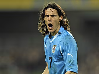 Edinson Cavani signs two-year...