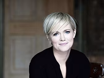 Cecelia Ahern's Refreshing Tak...