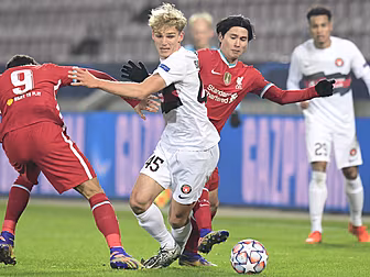 WATCH: VAR denies Liverpool la...