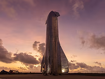 SpaceX Rocket Explodes On Test...