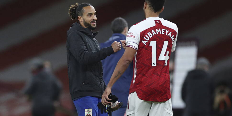 WATCH: Arsenal see red again b...