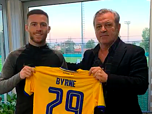 Jack Byrne completes move to M...