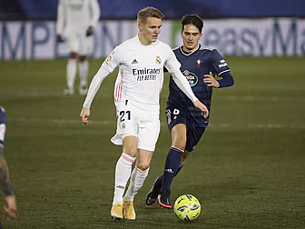 Arsenal complete Odegaard loan...