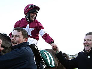 Amateur jockey Rob James to fa...