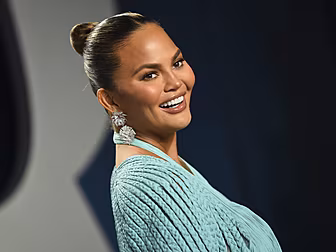 Chrissy Teigen Quits Twitter D...