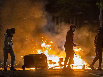 Further Violence Erupts In Nor...