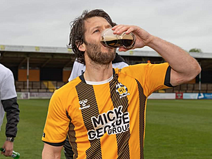 Hoolahan would love to keep pl...