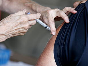750 Pharmacies Giving Covid Va...