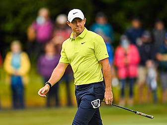 Rory McIlroy fights back to st...