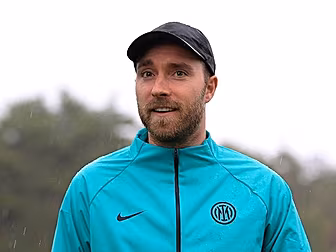 WATCH: Eriksen greeted by Inte...