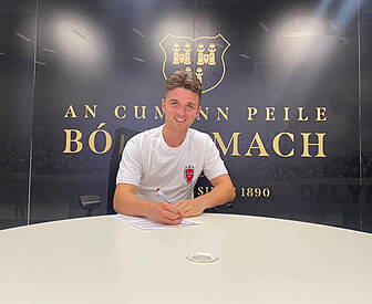 Bohemians sign former Middlesb...