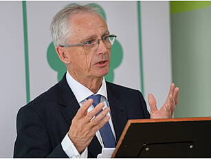 John Treacy to step down as Ch...