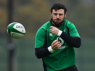 Robbie Henshaw returns as Irel...