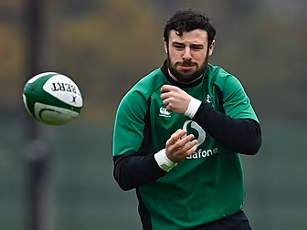 Robbie Henshaw returns as Irel...